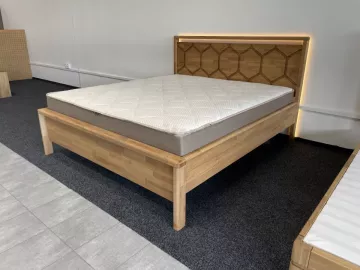 CASTELLO LED - designov� postel s jemn�m LED