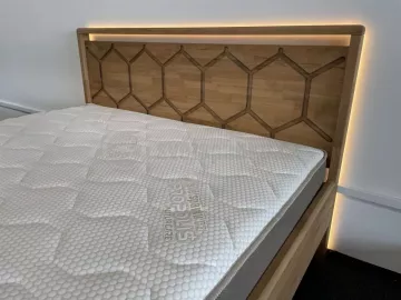 CASTELLO LED - designov� postel s jemn�m LED